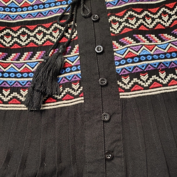 NWOT embroidery tassel tie blouse,Boho Chic, oversized M, Tunic, puff Sleeve. - Picture 9 of 14